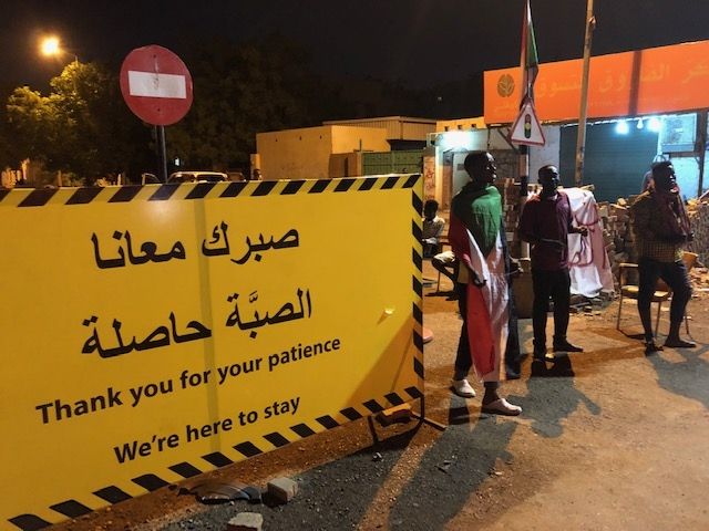 في السودان: «صبرك معانا.. الصبَّة حاصلة»