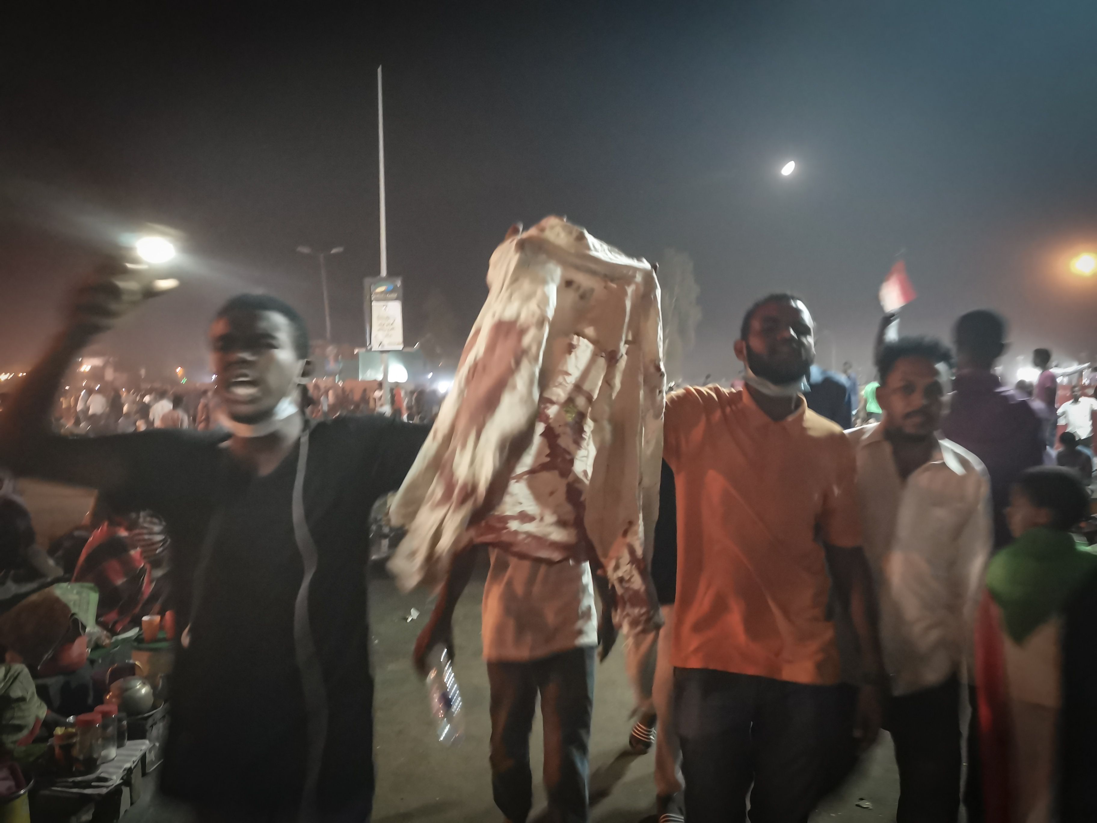 4 مشاهد من فض اعتصام ثورة السودان