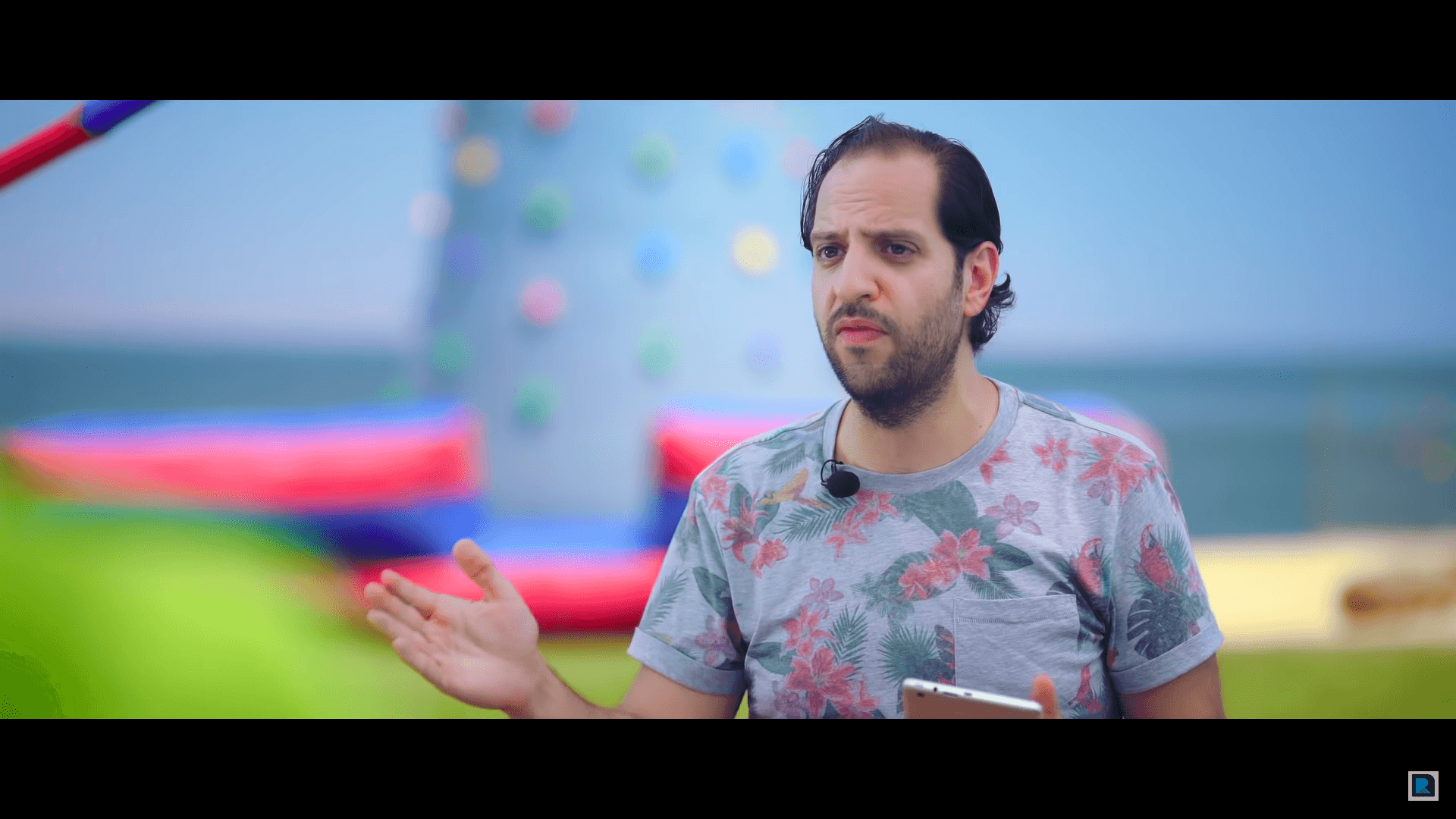 «الفاميليا».. ادعاء الطبقة الوسطى لا يضحك
