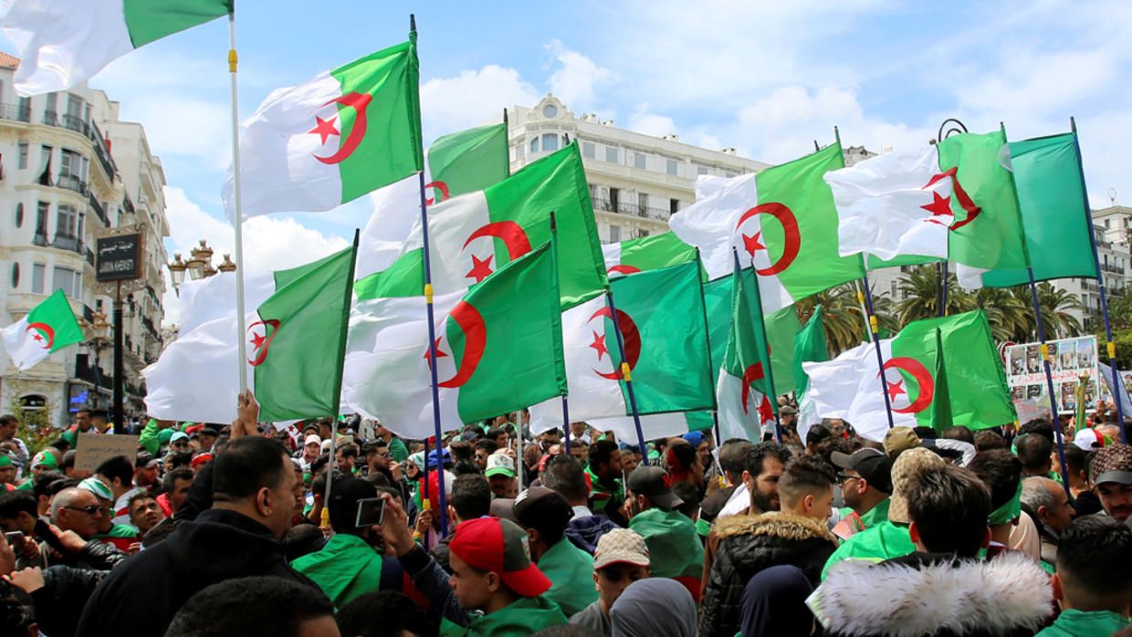 الحراك الجزائري يعود من جديد 