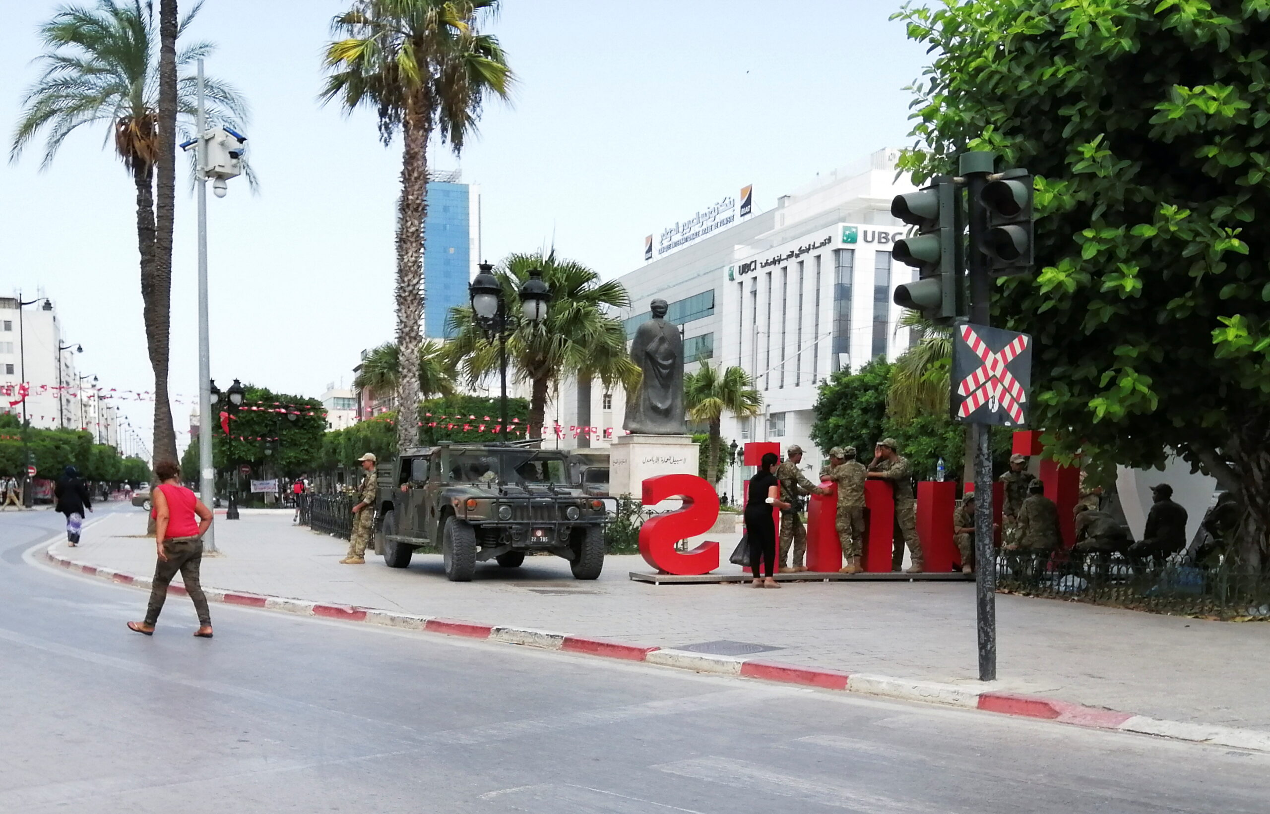 Q&A on the crisis in Tunisia