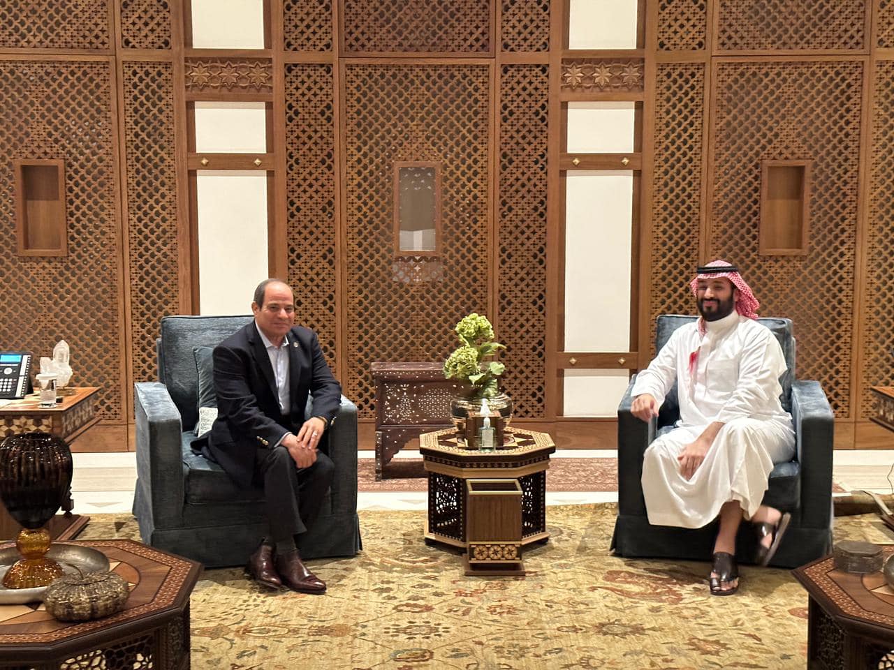 الفائدة على اقتراض الحكومة تصل إلى مستوى قياسي جديد | السيسي على مائدة سحور مفاجئة في السعودية