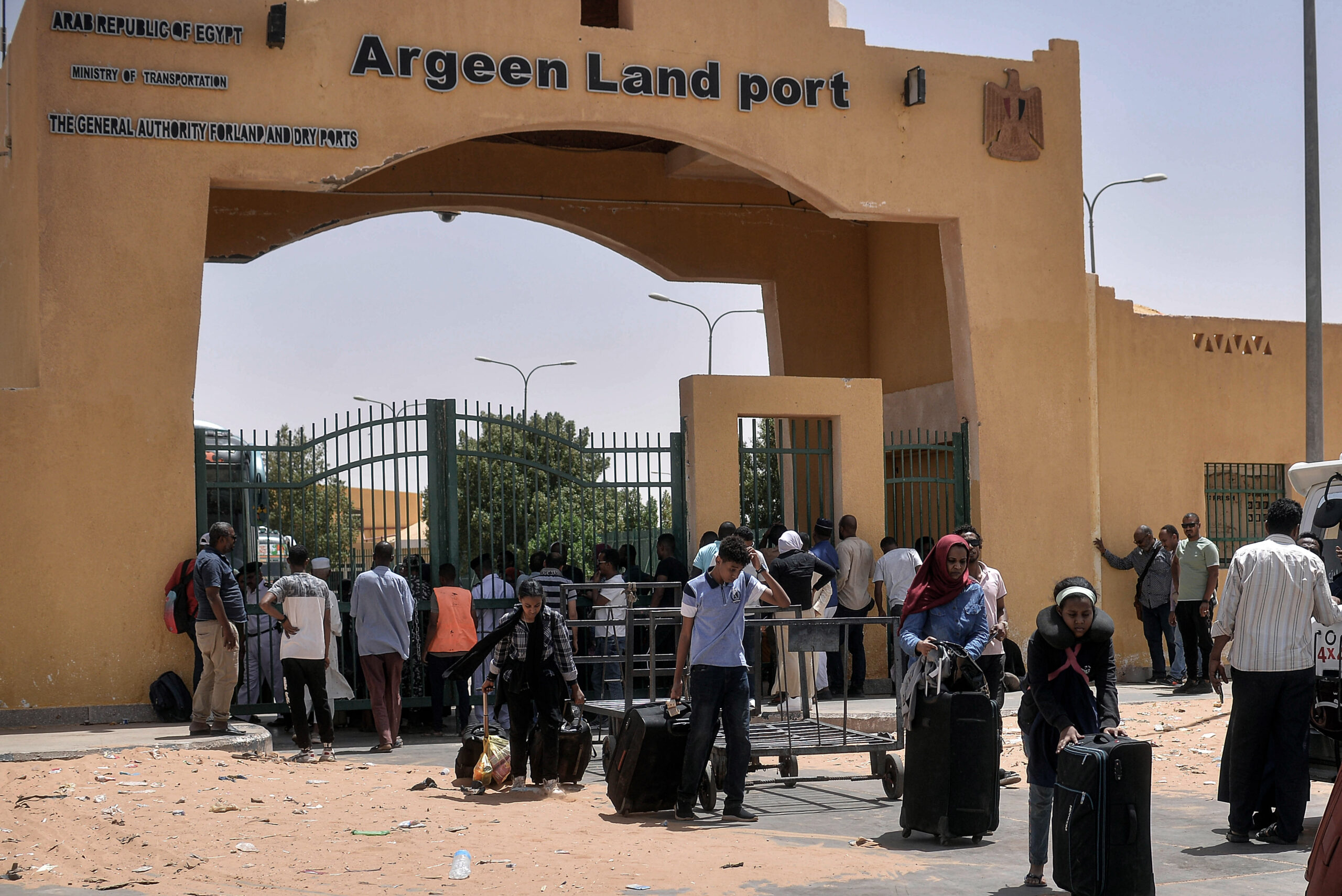 Egypt toughens visa procedures, leaving Sudanese fleeing war stuck at borders