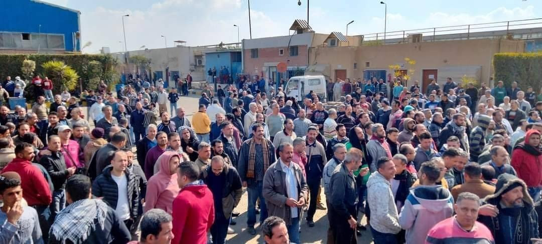 إضراب في «بي بي سي» القاهرة لتدني اﻷجور | عمال «كريازي» يصعدون الإضراب