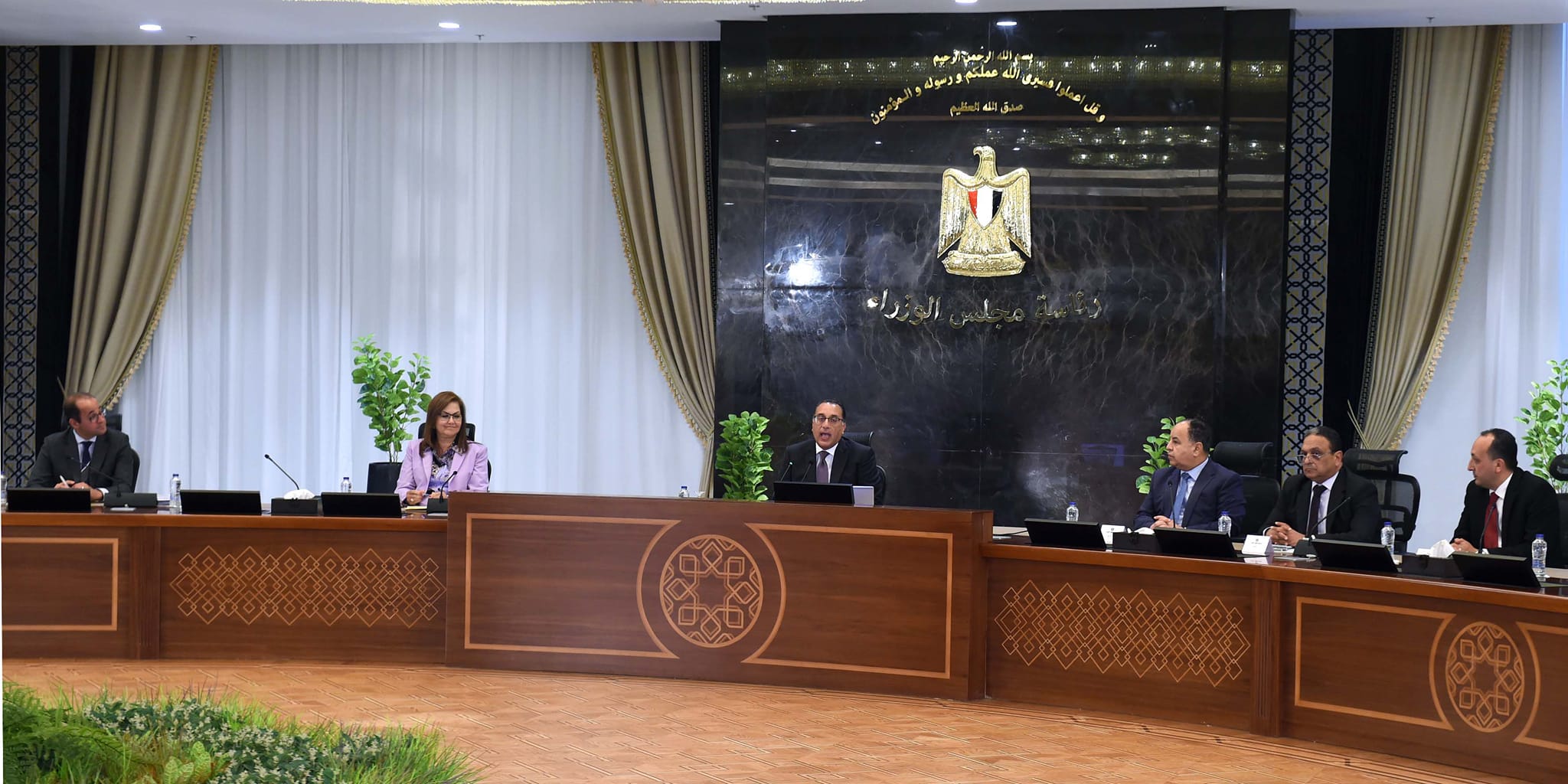 مصادر: بعض «الطروحات» المعلنة لم تتم بعد.. وقلق من «ترحيل» أزمة العملة الأجنبية