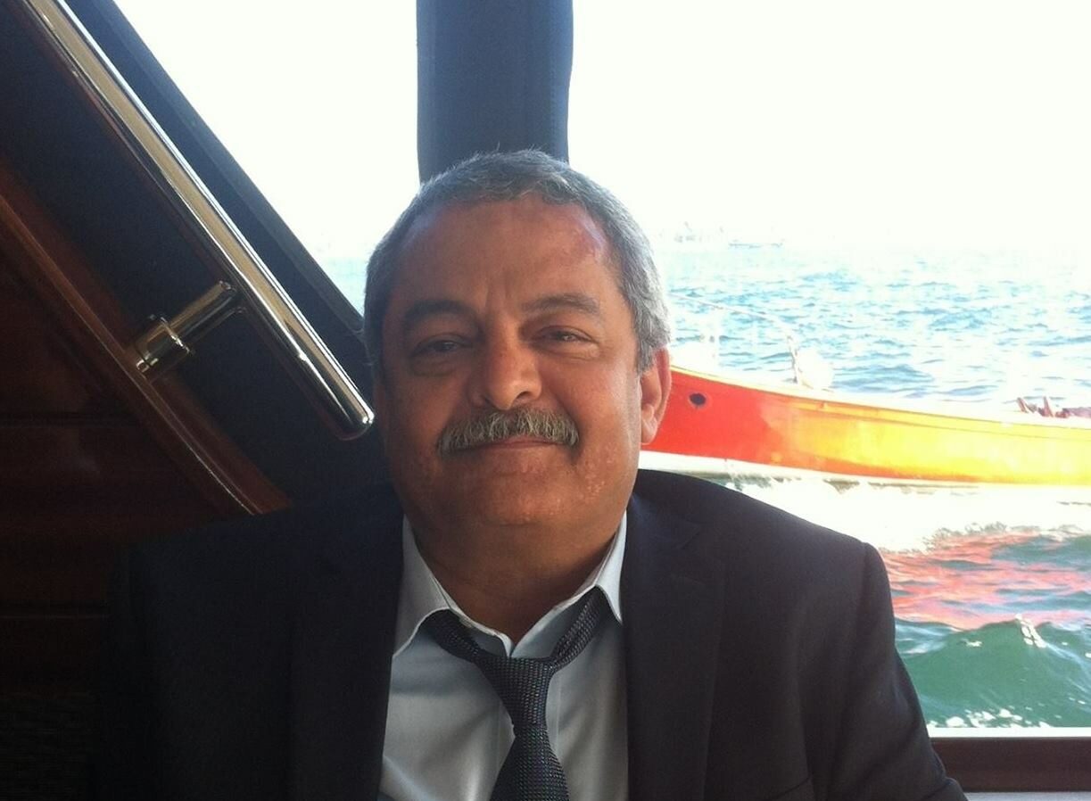 نقل هشام قاسم إلى قسم السيدة بعد رفضه سداد الكفالة في اتهامه بسب «أبو عيطة»