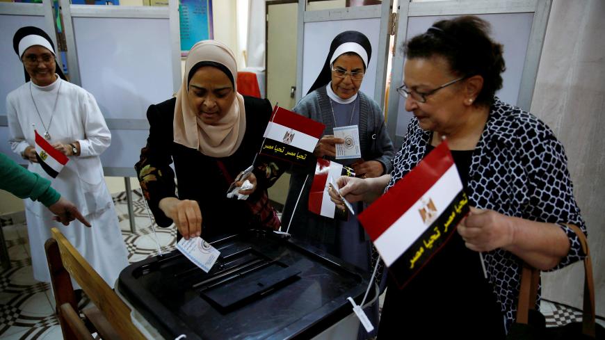 «المصري الديمقراطي» يجتمع لبحث موقفه من الانتخابات.. و«الدستور» يؤجل الإعلان 