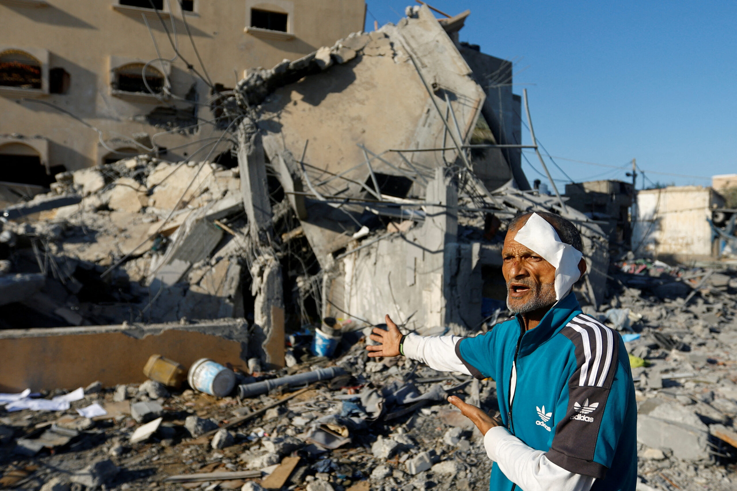 أكثر من 2450 قتيلًا فلسطينيًا في غزة.. وحكومة الطوارئ الإسرائيلية تستعد لـ«هجوم متكامل»