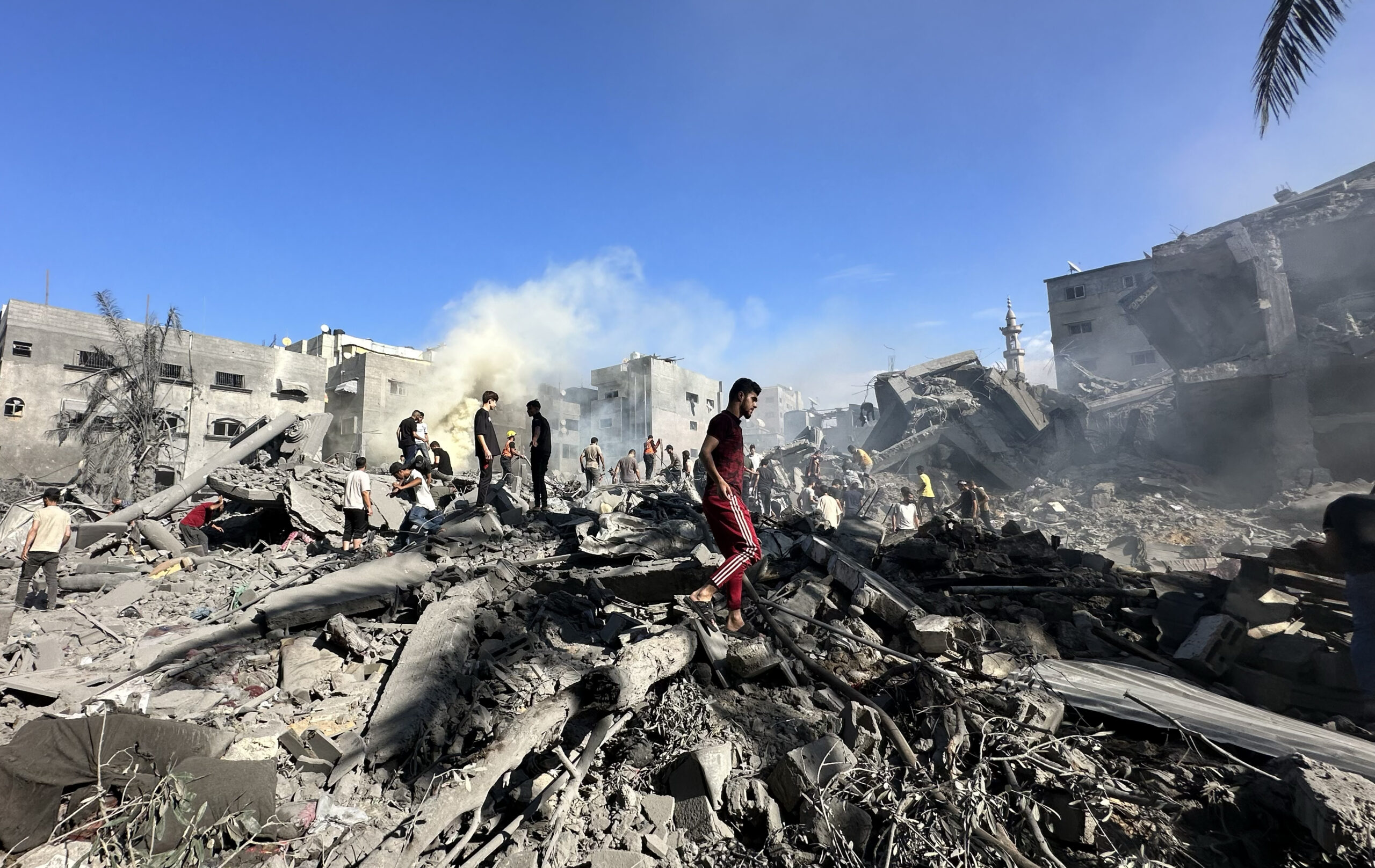 مقتل 500 في قصف إسرائيلي على مستشفى المعمداني في غزة.. وبايدن إلى إسرائيل لـ«إظهار الدعم» 