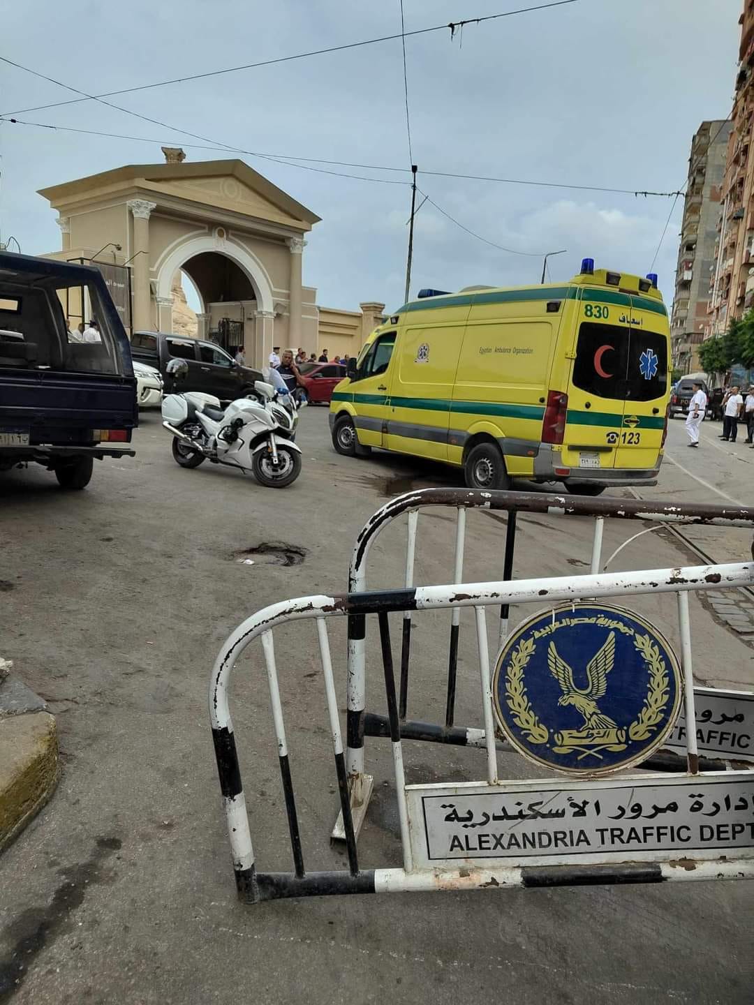 شاهد على حادث الإسكندرية: علم إسرائيل تسبب في مشادة بين الشرطي والسياح | زهران يتقدم بأوراق ترشحه للرئاسة
