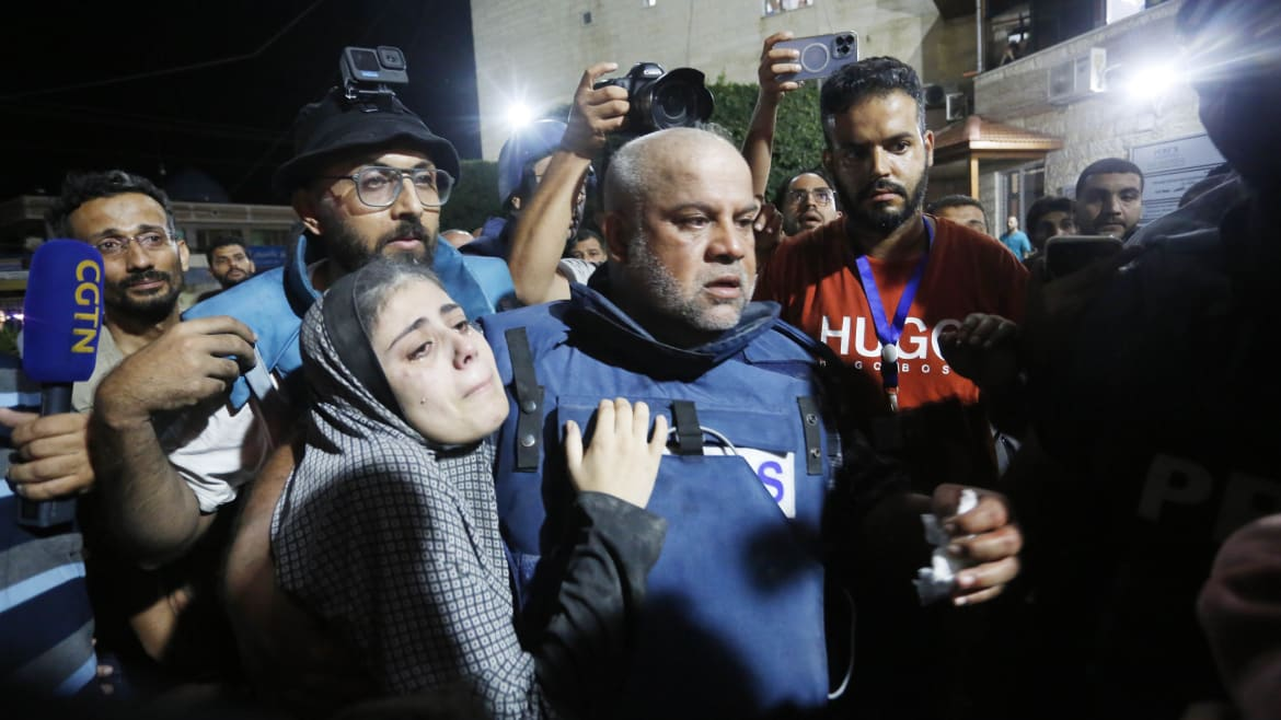 عائلات الصحفيين والأطباء أهداف نوعية للمجزرة الإسرائيلية في غزة