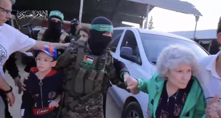 مساعٍ لتمديد الهدنة.. وفاة 5 جرحى في مصر.. وتحذيرات من مجاعة داخل غزة