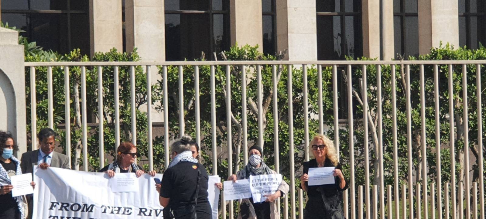 انقطاع الاتصال بـ4 متظاهرين لدعم فلسطين بعد دخولهم وزارة الخارجية ظهر اليوم