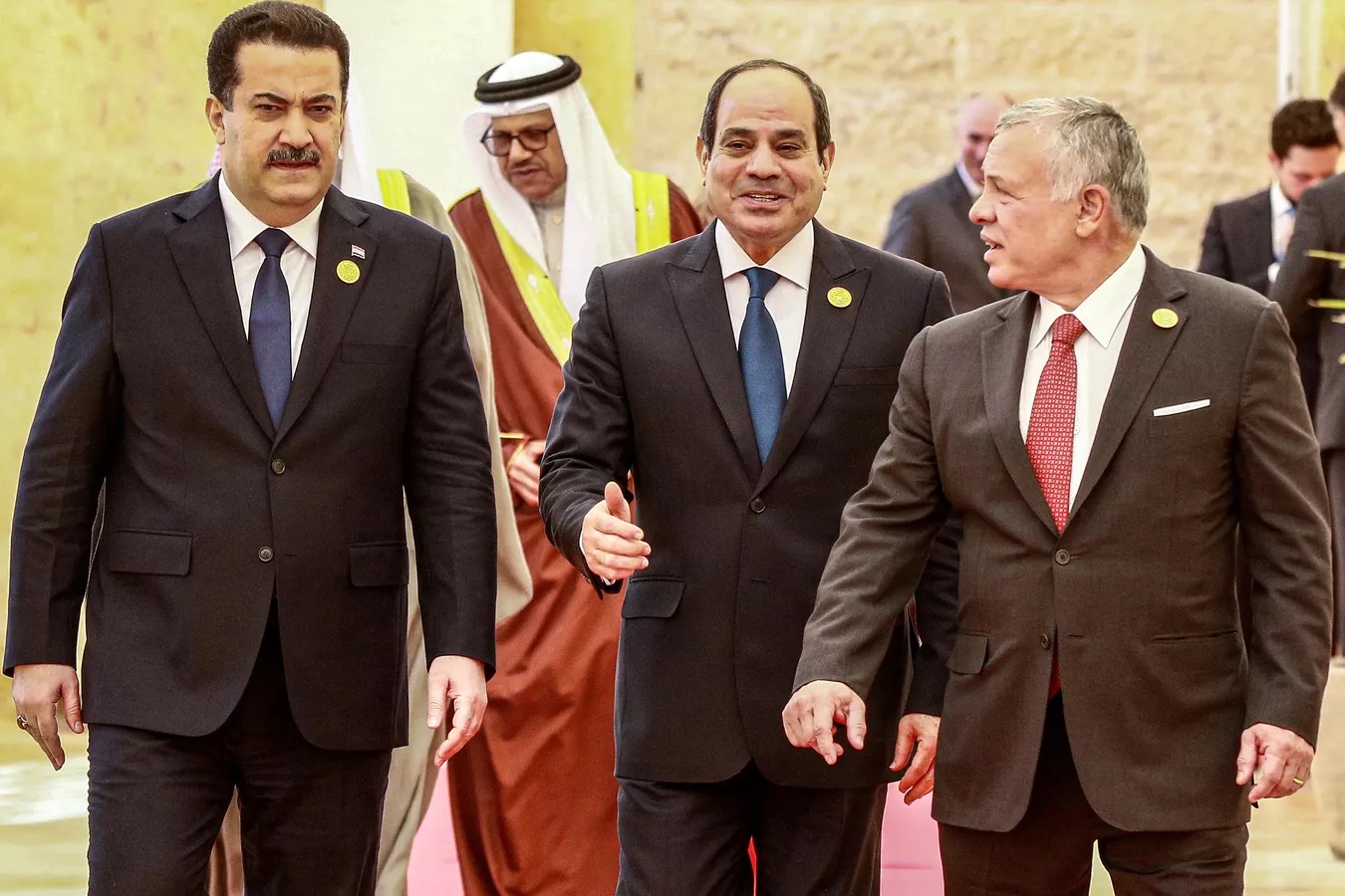 «ميرسك» تستأنف الملاحة في البحر اﻷحمر | مصر تعلن تشغيل «خط التجارة العربي» مع اﻷردن والعراق