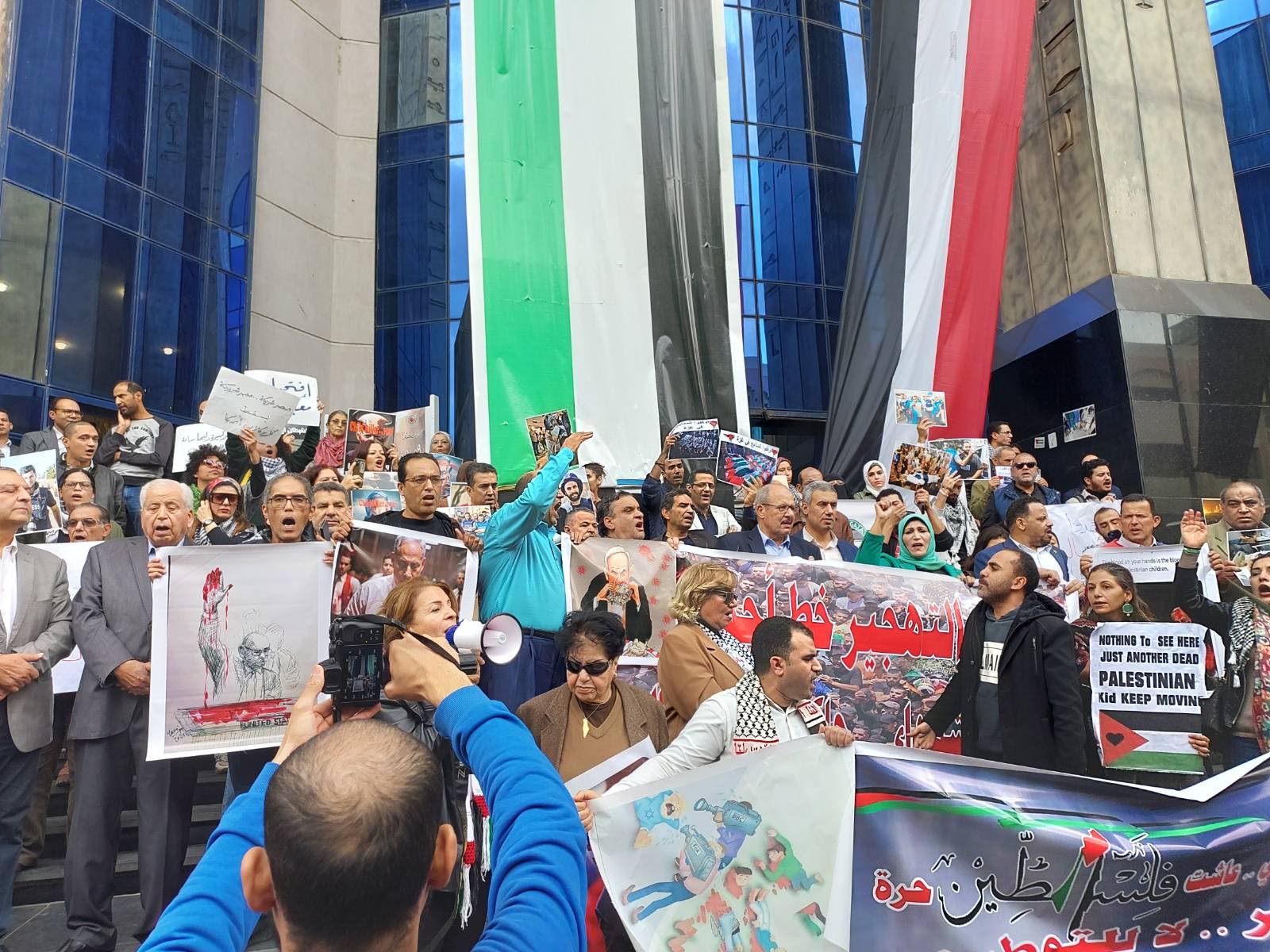 Journalists Syndicate protests Palestinians’ forced displacement, demands humanitarian aid entry