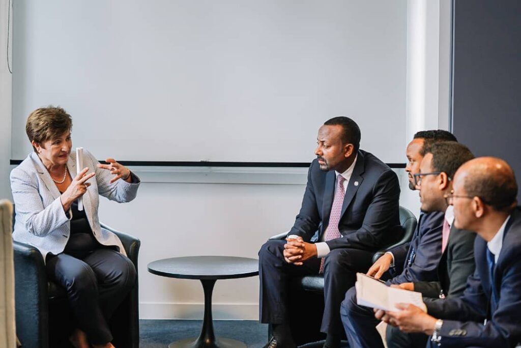 شركة مصرية تنضم للجسر البري بين الإمارات وإسرائيل | إثيوبيا تتخلف عن سداد ديونها