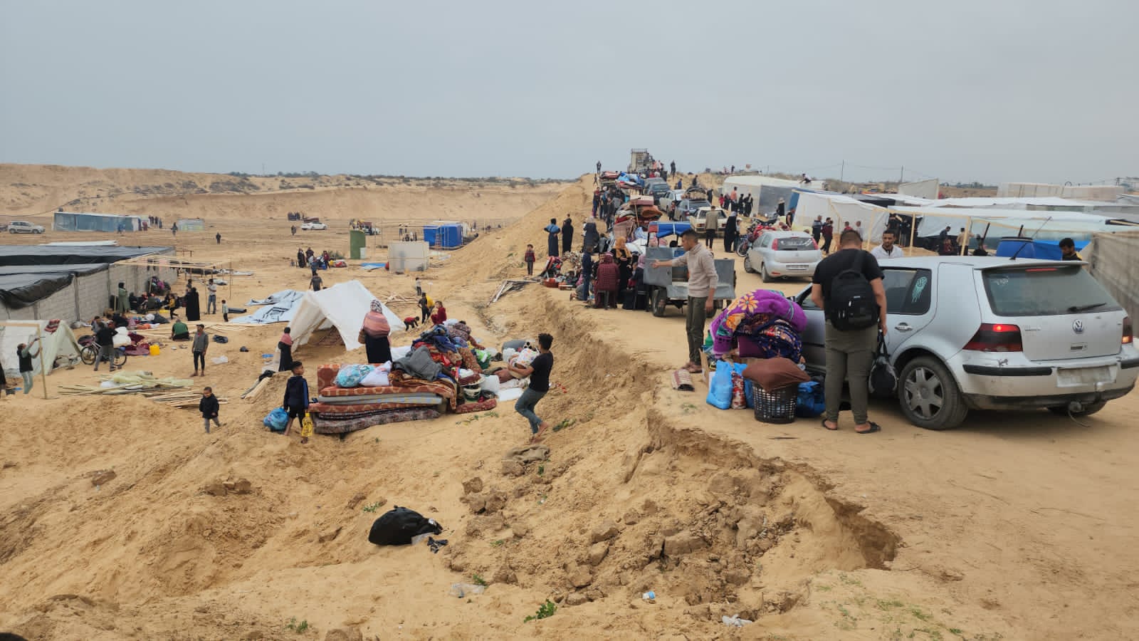 Tens of thousands displaced near border with Egypt as Israel escalates aggression on Gaza’s south