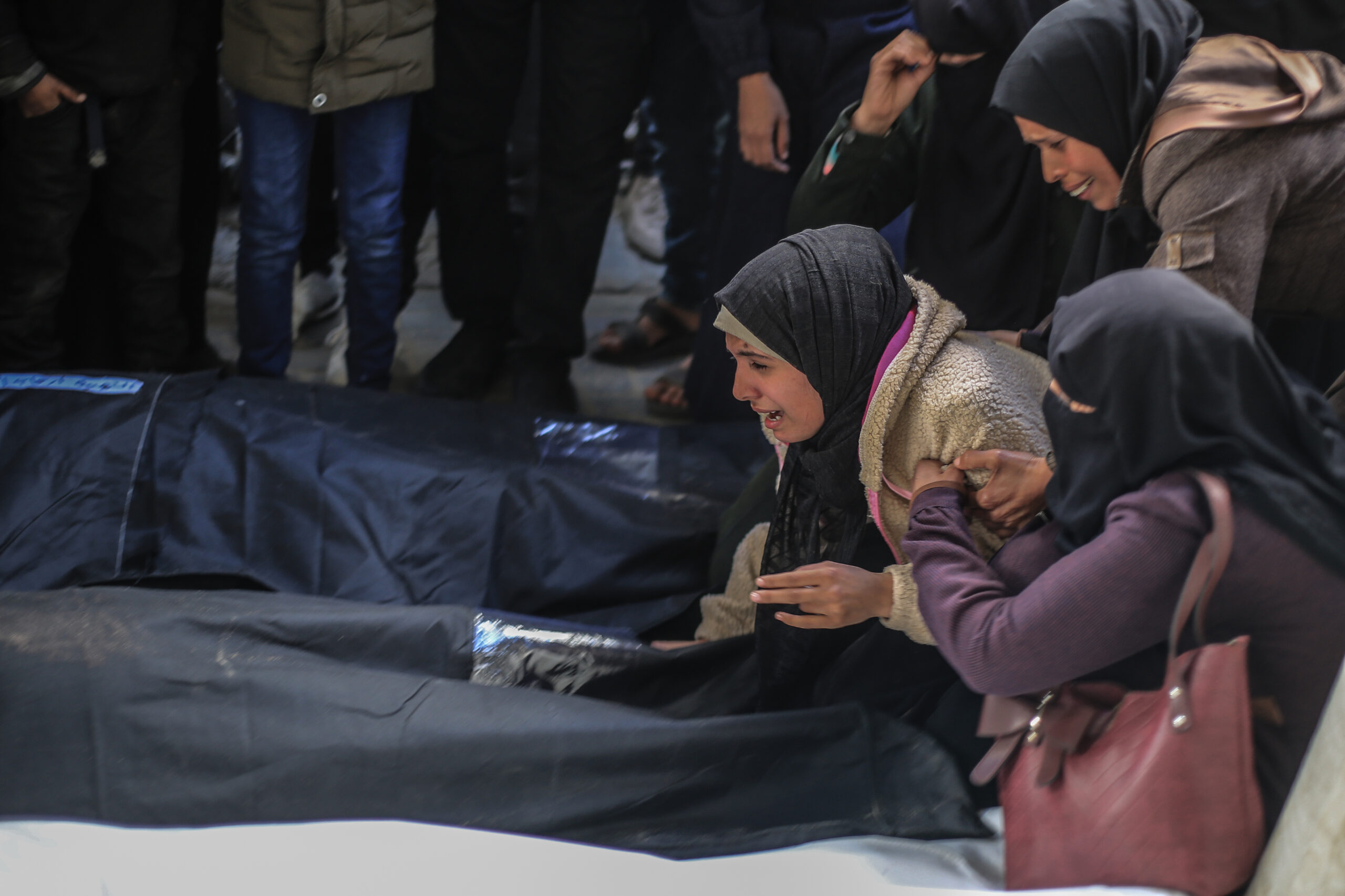 إصابة صحفيين بـ«الجزيرة» في استهداف إسرائيلي مباشر | طلب جنوب إفريقي عاجل لـ«العدل الدولية» بسبب «جرائم رفح» 