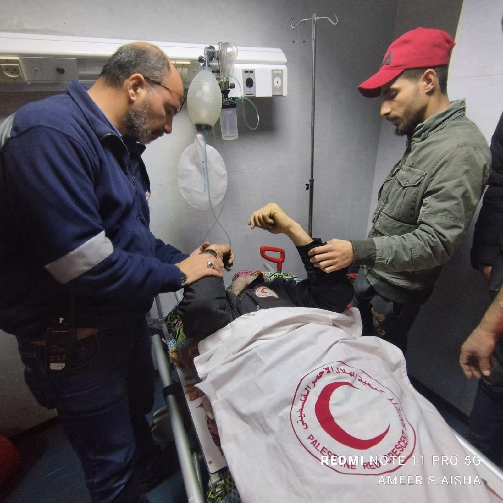 «الهلال الأحمر» الفلسطيني يُعلق مهامه 48 ساعة | إسرائيل تعلن عزمها إدخال المساعدات لشمال غزة.. وتقتل 10 انتظروا قافلة إغاثة