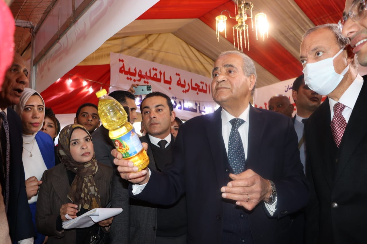 بعد هجوم على المصيلحي في «المنفذ».. مدبولي يوجّه بزيادة «أهلًا رمضان» | بعد نفيه الإنشاءات.. شوشة: ننشئ منطقة لوجستية للمساعدات في رفح