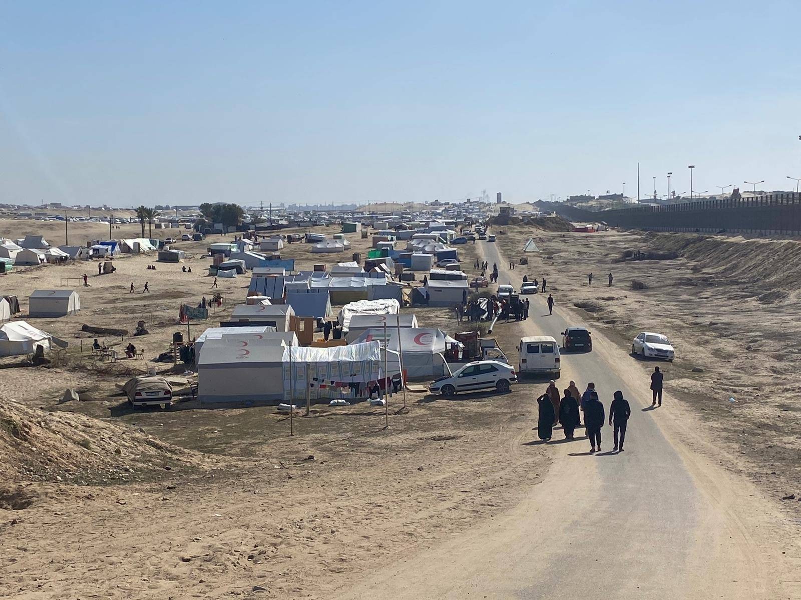 الاحتلال ينسحب من أحياء في شمال غزة ويحاصر مستشفيات جنوبها | الخوف يكسو خيام نازحي رفح وسط أنباء عن اجتياح إسرائيلي مرتقب