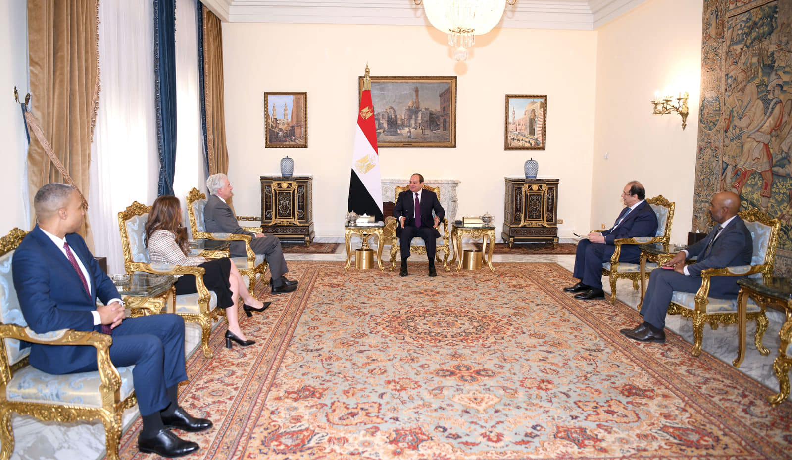 السيسي يستقبل رئيس الاستخبارات اﻷمريكية.. وينتظر أردوغان غدًا
