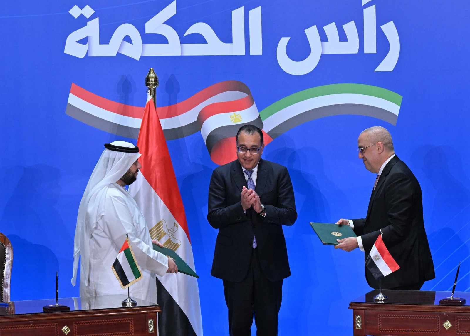 السيسي ينقل ملكية أرض «رأس الحكمة الجديدة» من الجيش لـ«المجتمعات العمرانية» 