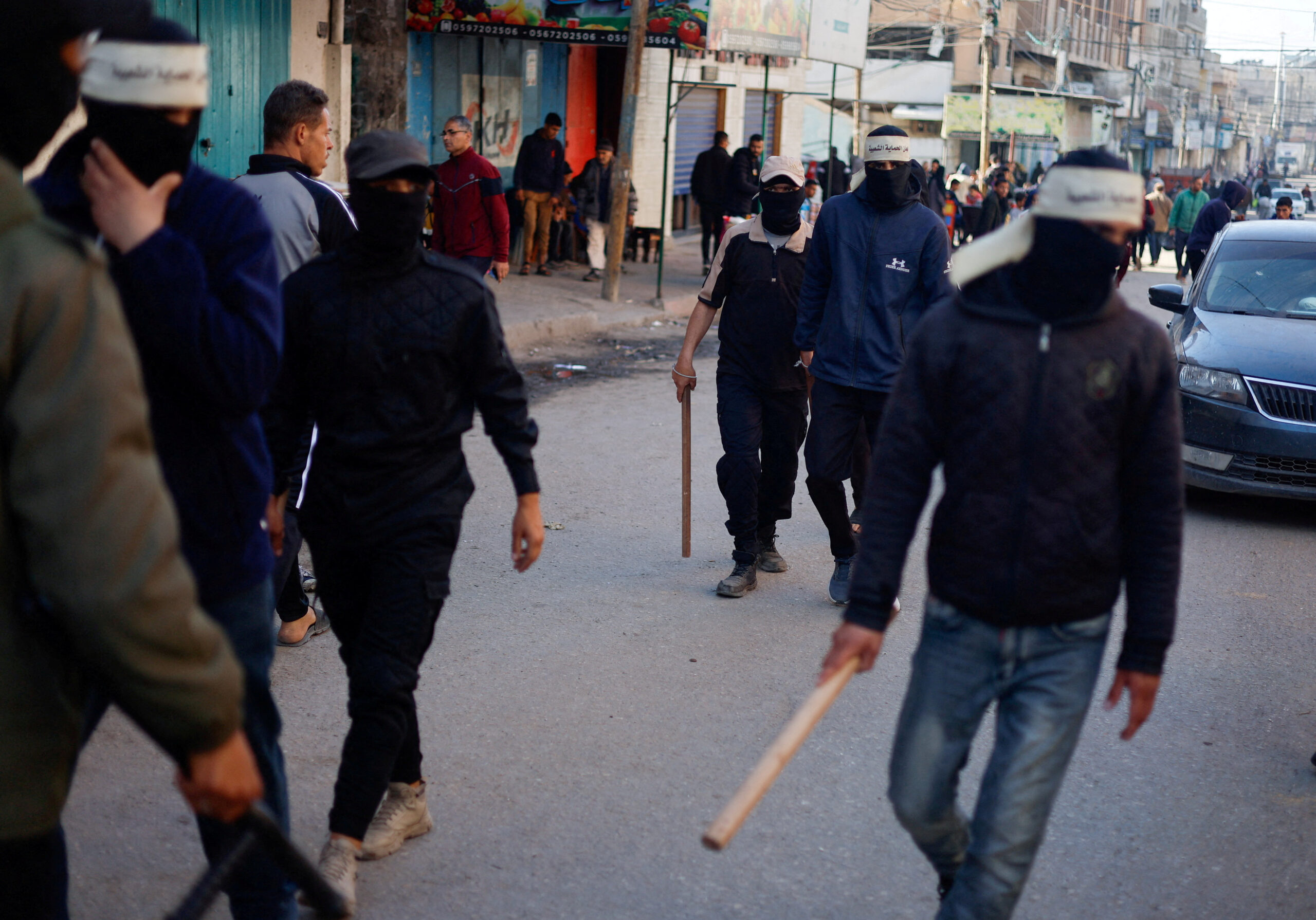 Hamas warns Gaza’s families against reported Israeli plan to arm them, task them with securing aid distribution
