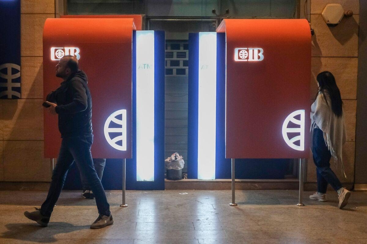 2 banks ease credit card foreign currency limits
