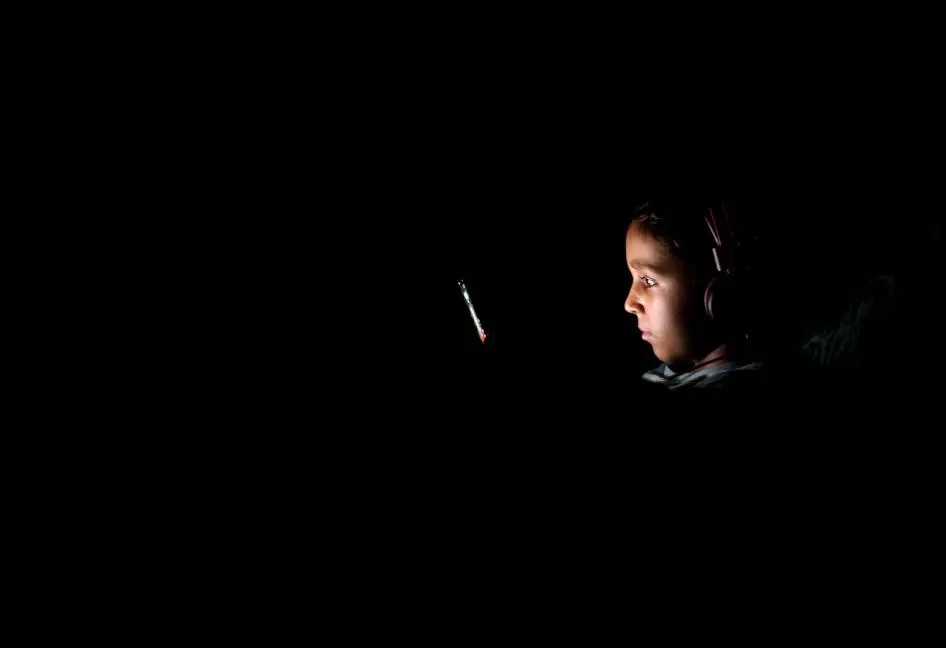الحكومة: المشروعات القومية أثقلت شبكة الكهرباء | محصلو المياه في أسوان يحتجون على العمل بـ«العمولة»  