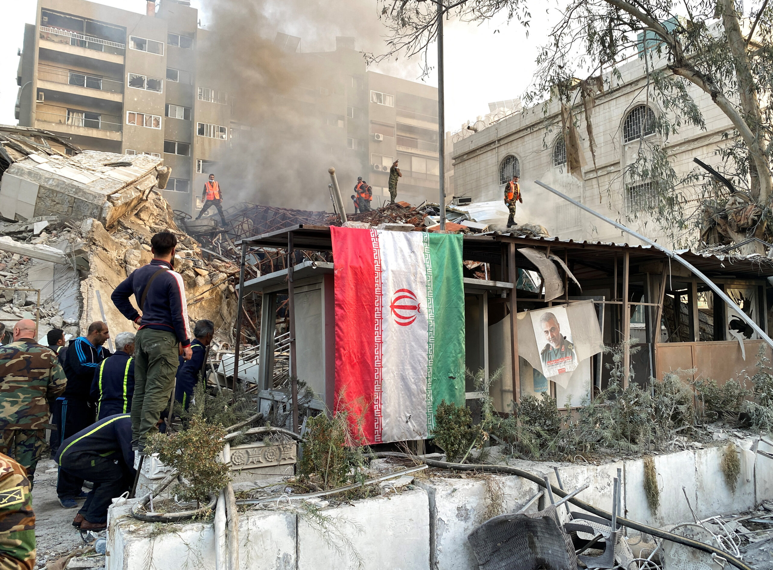 7 members of Iranian military killed in Israeli airstrike on Damascus embassy