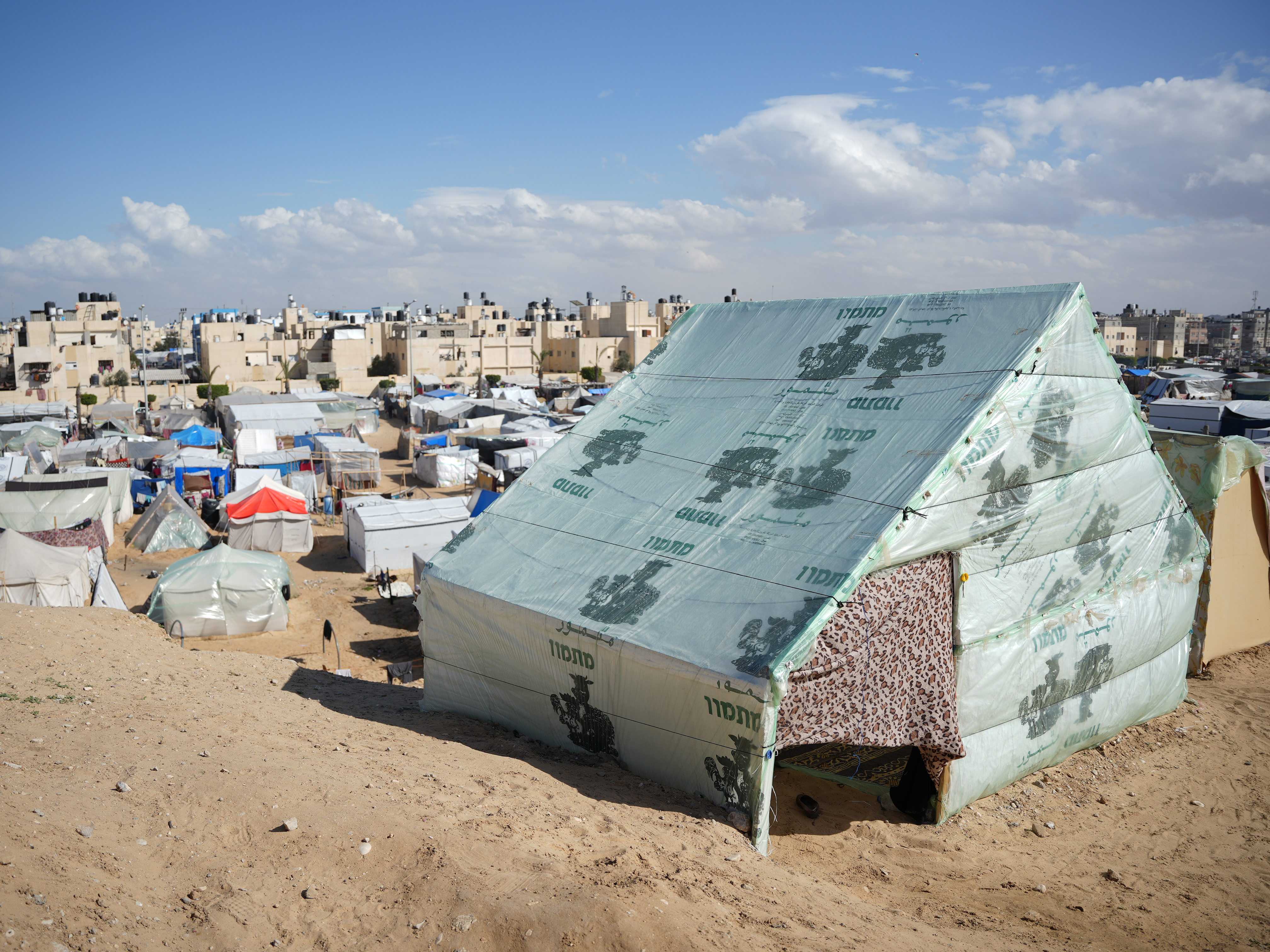 الجيش الإسرائيلي يقصف ويحاصر مستشفى «العودة» في «جباليا» | «أونروا»: 800 ألف فروا من رفح منذ بدء اجتياحها