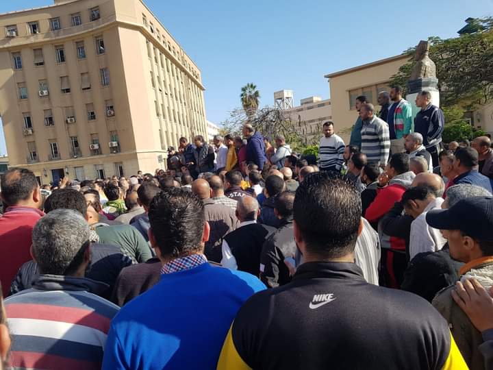 Authorities release 2 Ghazl al-Mahalla workers detained during strike, ‘t-shirt detainee’