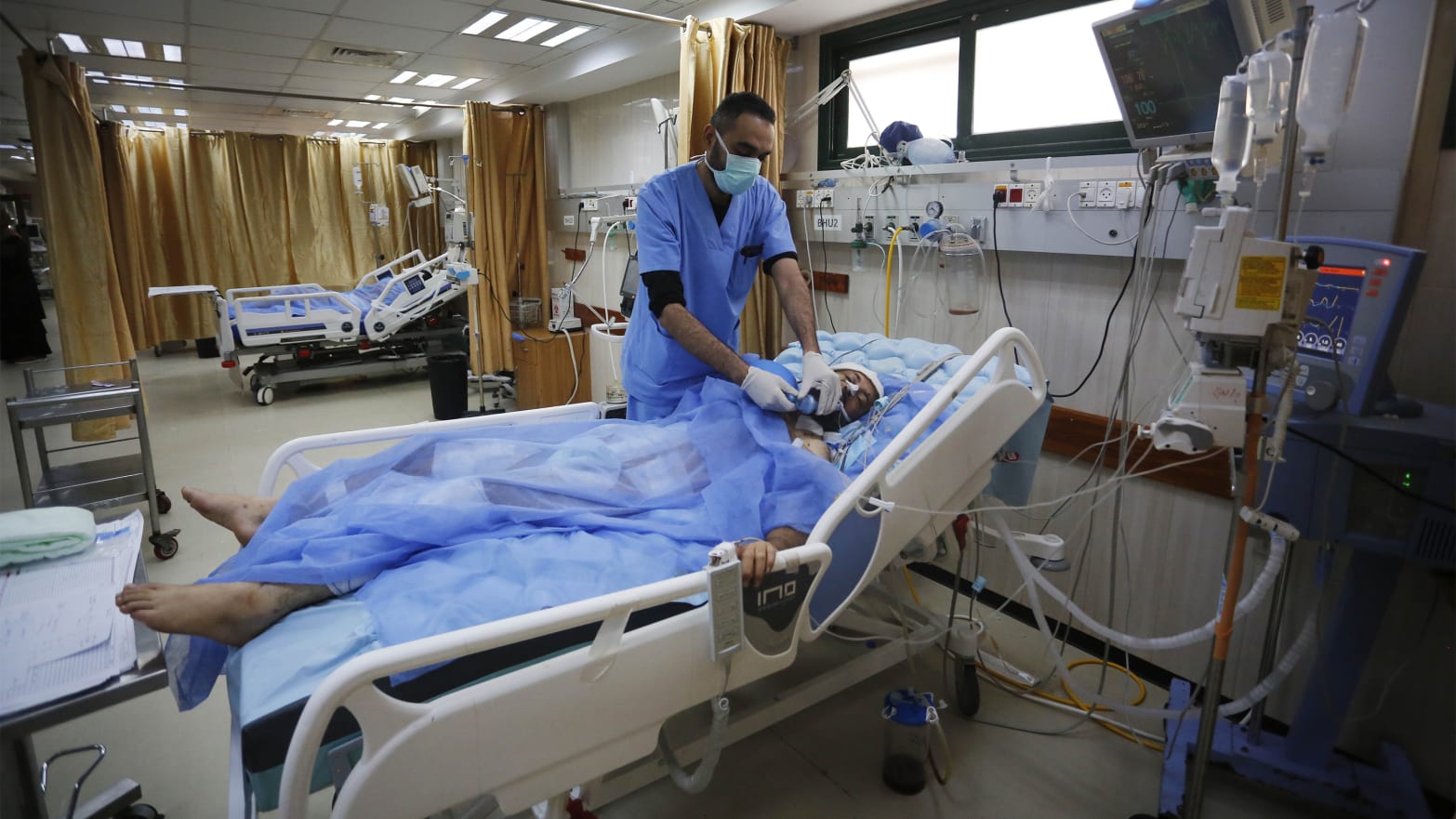 واشنطن تبحث «اتفاق أحادي» مع «حماس» لإخراج رهائنها | «صحة غزة» تحذر من نفاد أكسجين المستشفيات.. و«الأغذية العالمي» يعلق توزيع المساعدات من الرصيف الأمريكي