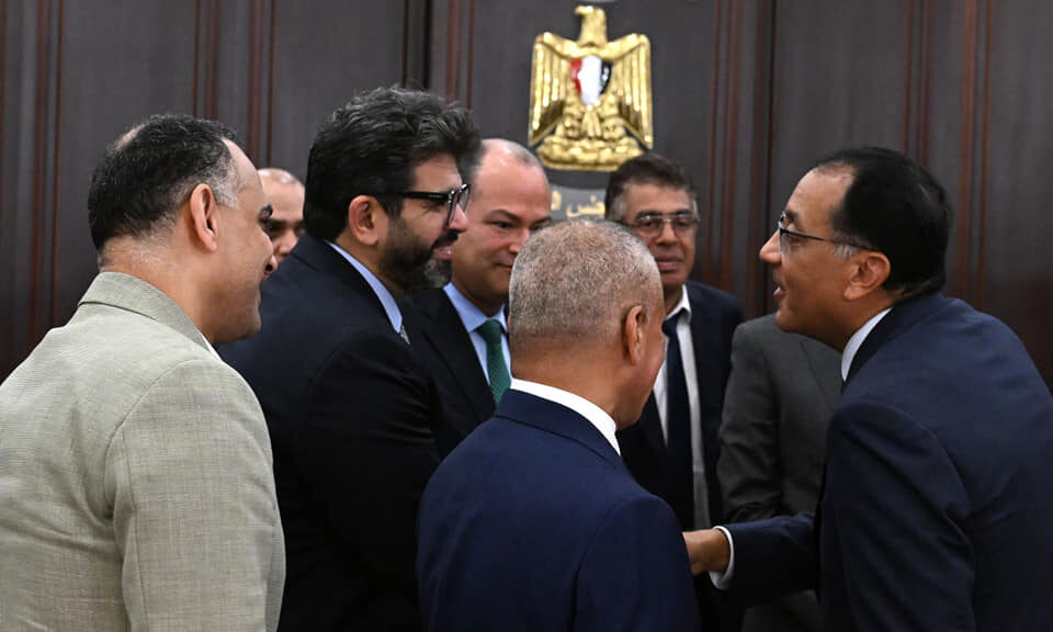 بعد «الشريحة».. «صندوق النقد» يطالب بتسريع الطروحات | مدبولي يجتمع بـ«الإعلاميين» لـ«بناء وعي المواطن»