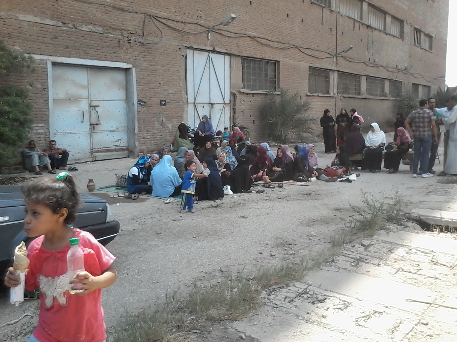 UPDATE: 10 workers still in custody after authorities conduct arrests amid ongoing Gharbiya factory strike for minimum wage