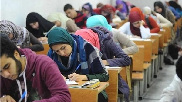 Concerns about widespread student absence persist as minister announces back to school plan