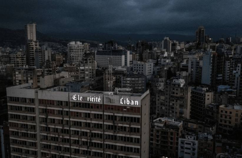 لبنان ينتظر عودة الكهرباء الحكومية لطبيعتها «المحدودة» بوصول شحنة «مازوت» | فك إضراب «فينيسيا للسيراميك» بعد اتفاق برعاية حكومية 
