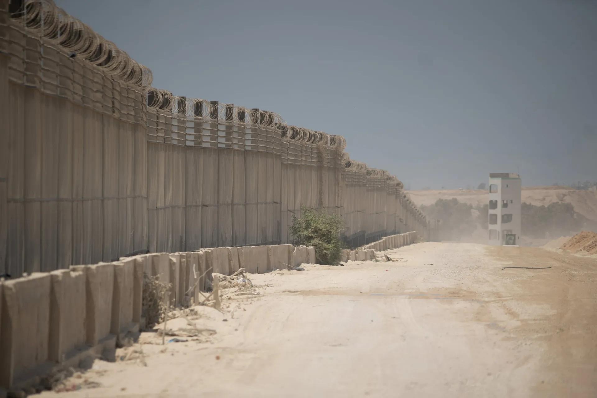 إخلاء خان يونس ودير البلح مستمر | توقعات بـ«اجتماع تفاوض بلا جدوى» بعد رفض نتنياهو الانسحاب من «فيلادلفيا»