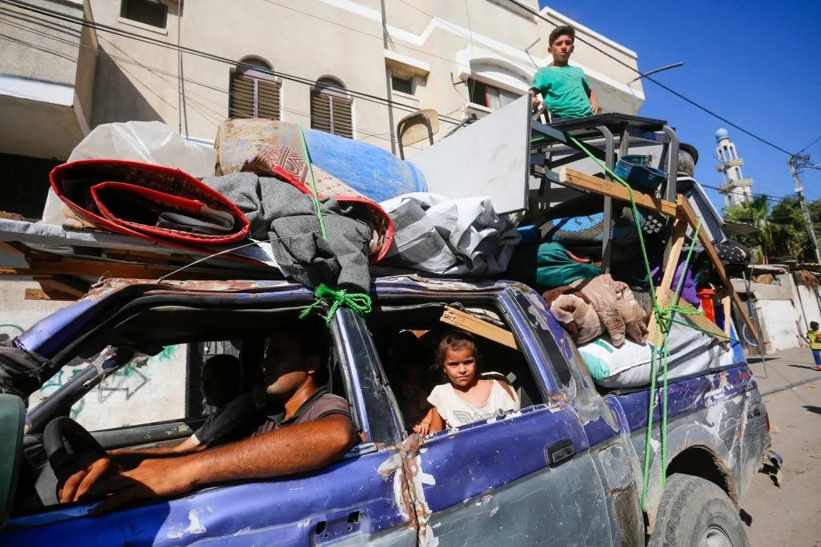 نازحو دير البلح: معناش ناكل ولا نشرب | القاهرة ترفض أبراج إسرائيل الثمانية في «فيلادلفيا»
