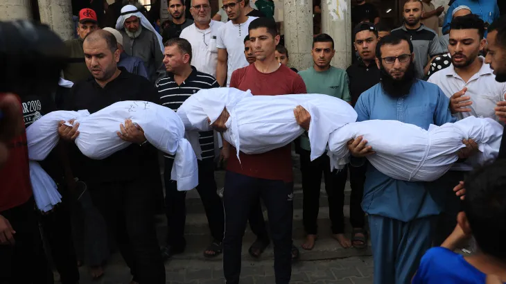 قصف مدرسة في بيت لاهيا.. ونسف مبانٍ جديدة لتوسيع محور نتساريم | مركز الطوارئ اللبناني: 216 غارة إسرائيلية خلال 24 ساعة.. وأكثر من مليون نازح