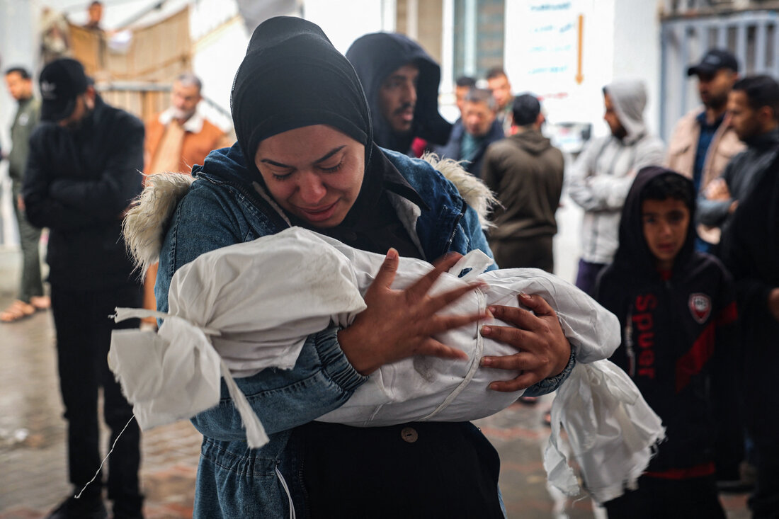 «صحة غزة»: الاحتلال قَتل 11 ألف طفل و6 آلاف سيدة في القطاع | الجيش الإسرائيلي: قتلنا 3 أسرى إسرائيليين في نوفمبر الماضي