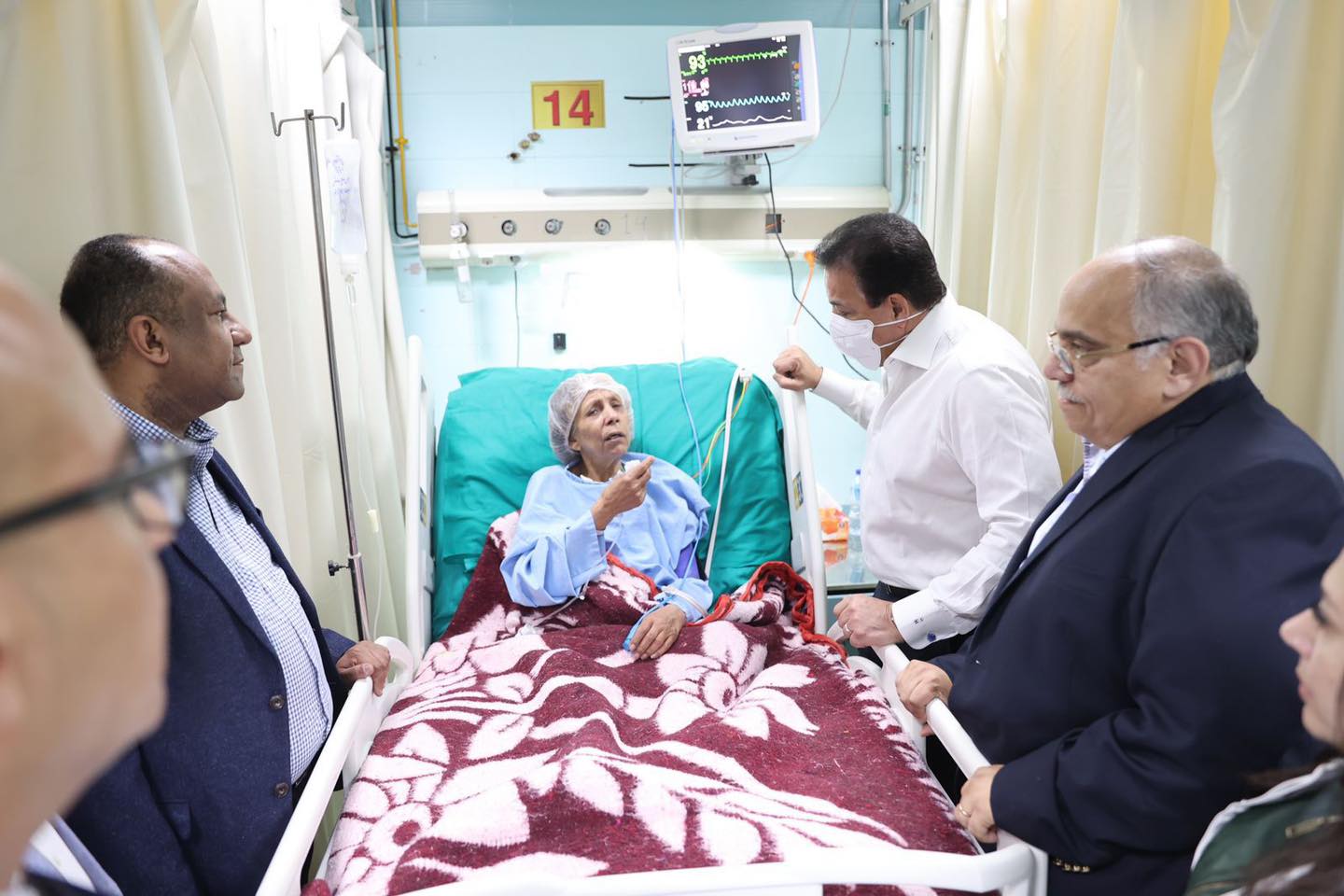 Operation rights for 300 public hospital ICU beds handed to National Bank of Egypt