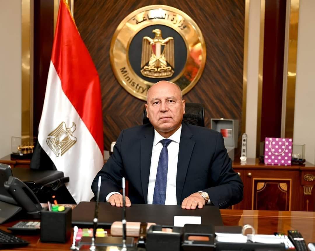 الوزير يستثنى هيئة الدواء من قرار «منع غلق المنشآت الصناعية»