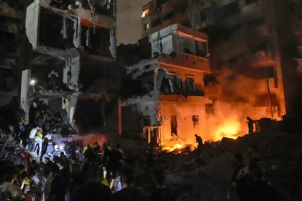 نجاة قيادي في حزب الله من غارة إسرائيلية استهدفته…وهجوم جديد على «يونيفيل»