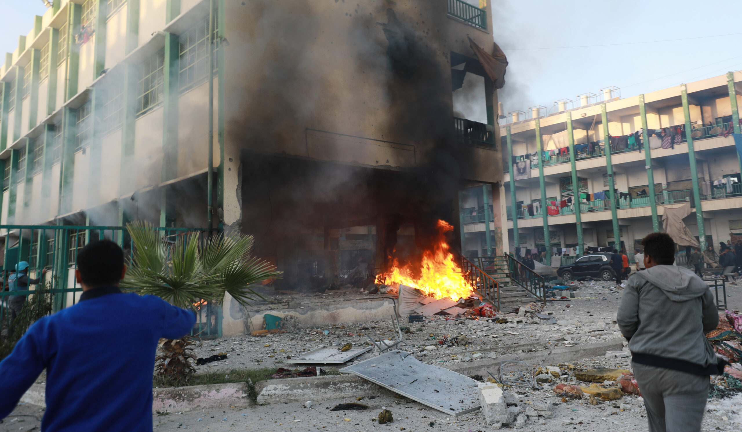 «صحة غزة»: مجازر الاحتلال محت أكثر من 5 آلاف شخص من السجل المدني | غرق الخيام يدفع النازحين للمنازل التي هدمها القصف
