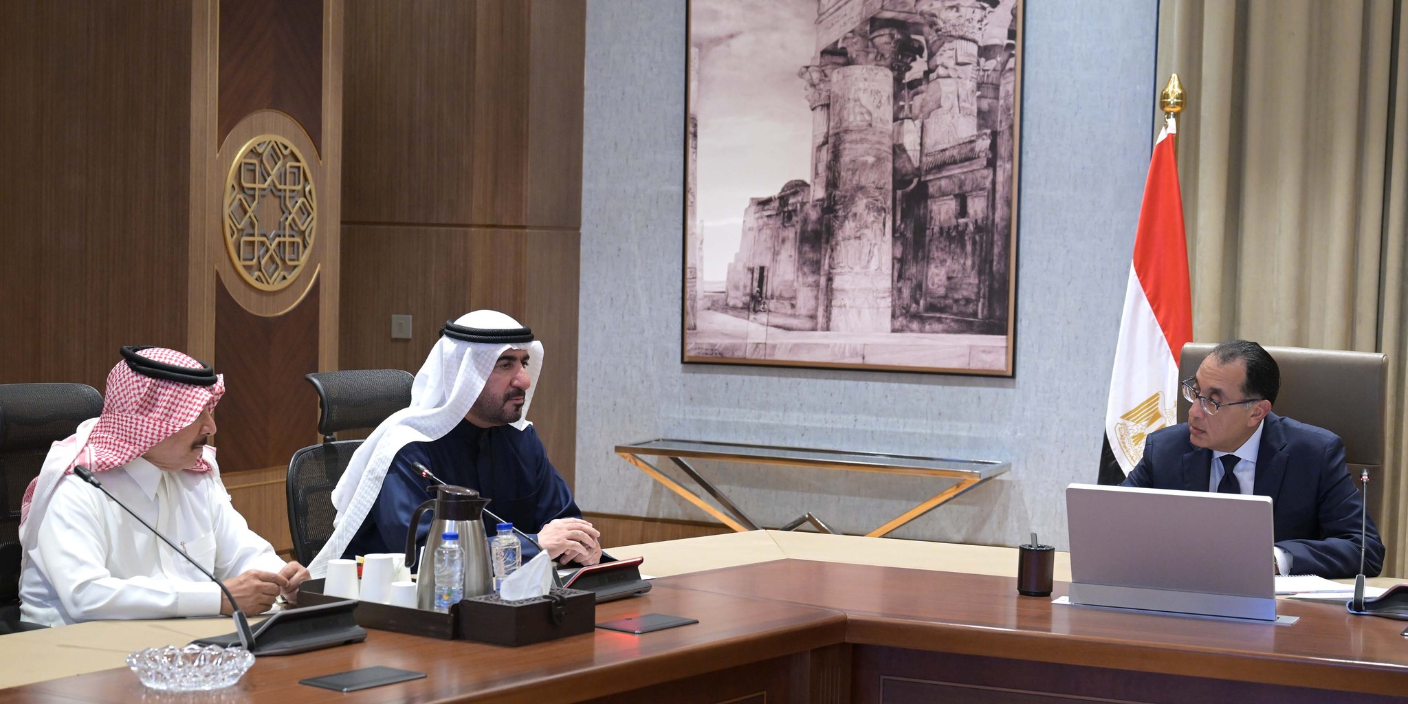 «شعبة الدواء»: مديونيات الشركات لدى «الشراء الموحد» 15 مليار جنيه | مدبولي: قريبًا.. مشروع استثمار عقاري قطري في الساحل الشمالي