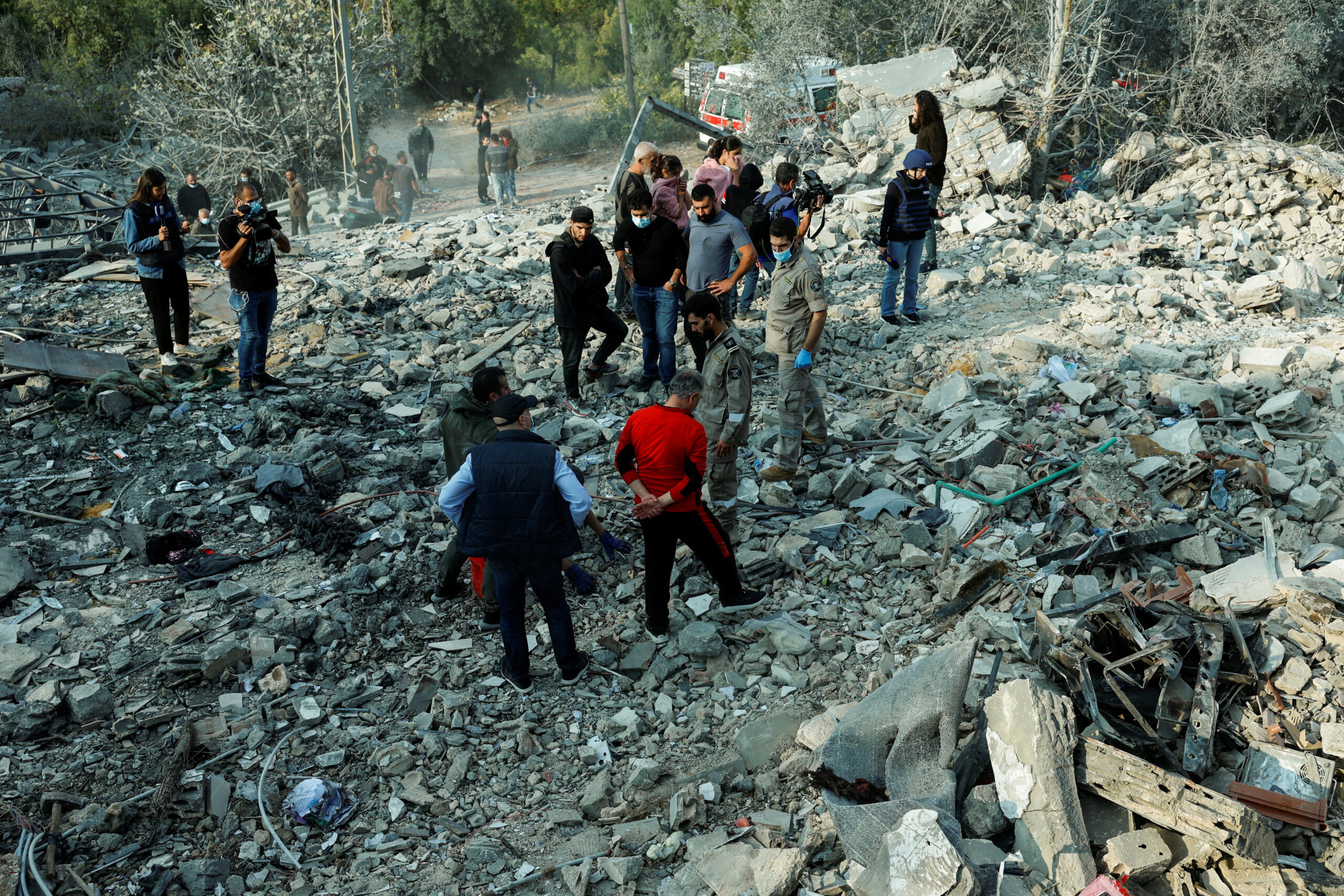 Sur health official: District hospitals each receive 20 injured daily in Israeli airstrikes | Israel kills 23 in bombing of Jbeil | 7 paramedics among 14 killed in Sur airstrike