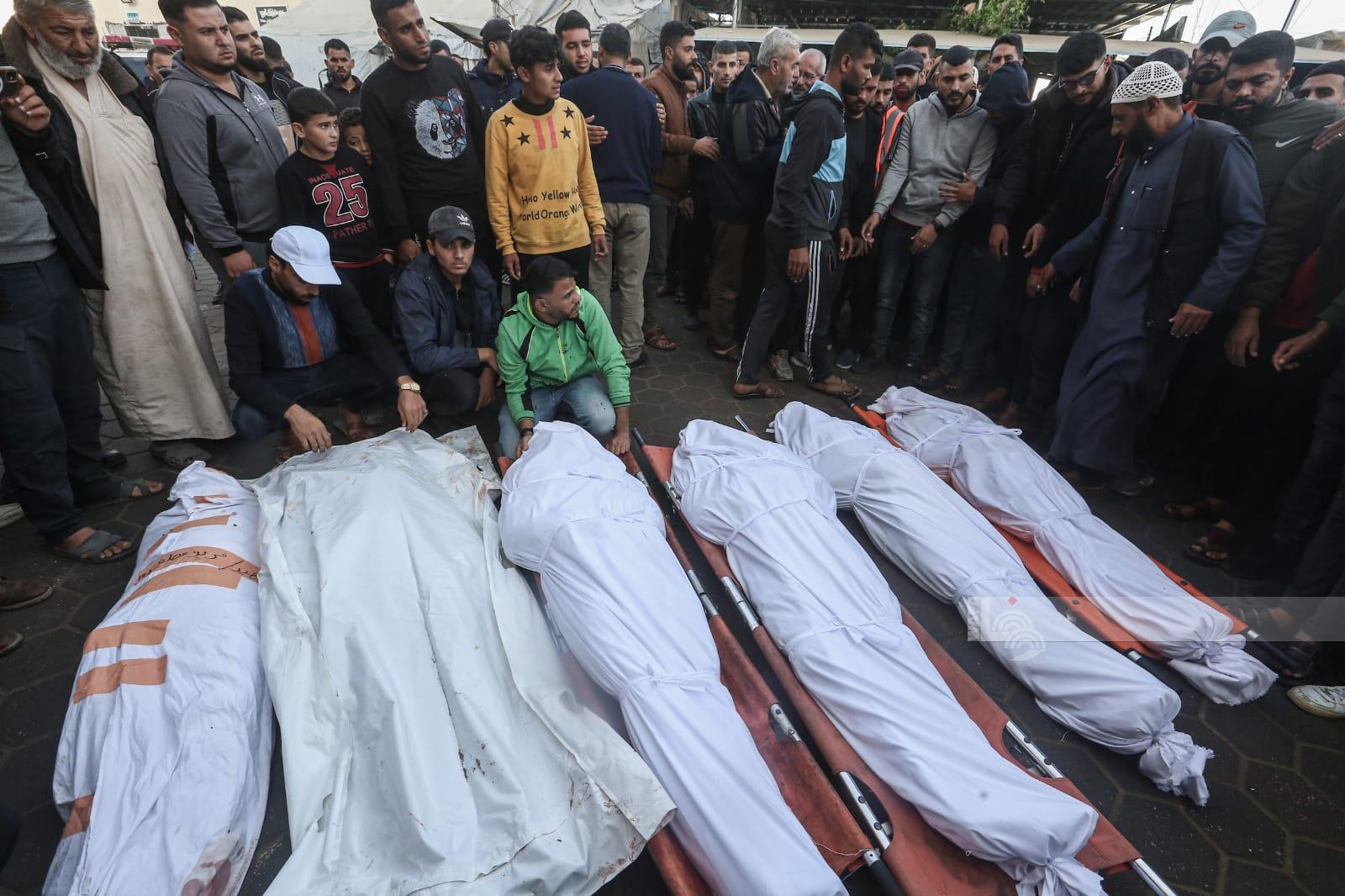 الاحتلال يرتكب 7 مجازر في القطاع ويقتل 120 فلسطينيًا خلال 48 ساعة | الأمم المتحدة: إسرائيل منعت وصول ثلثي المساعدات الإنسانية لغزة الأسبوع الماضي
