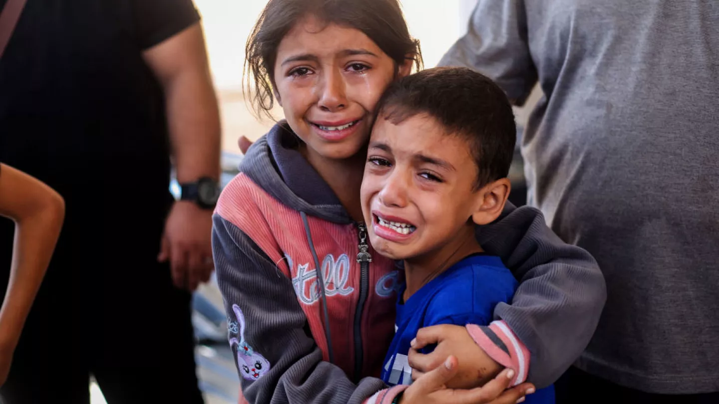 مقتل 15 فلسطينيًا في اقتحام الاحتلال مأوى نازحين في «بيت حانون» | «يونيسيف»: 4 أطفال يُقتلون يوميًا في غزة منذ نوفمبر الماضي